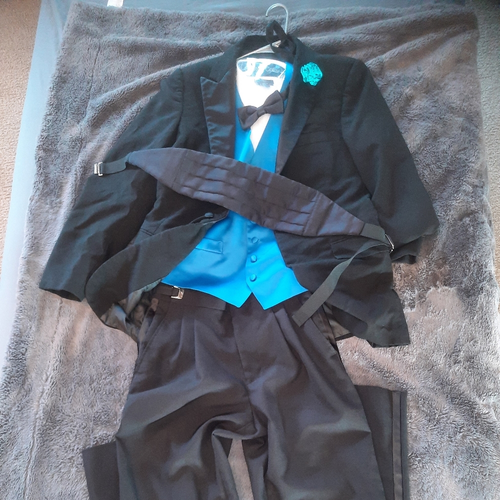 7 piece Tux size S/M